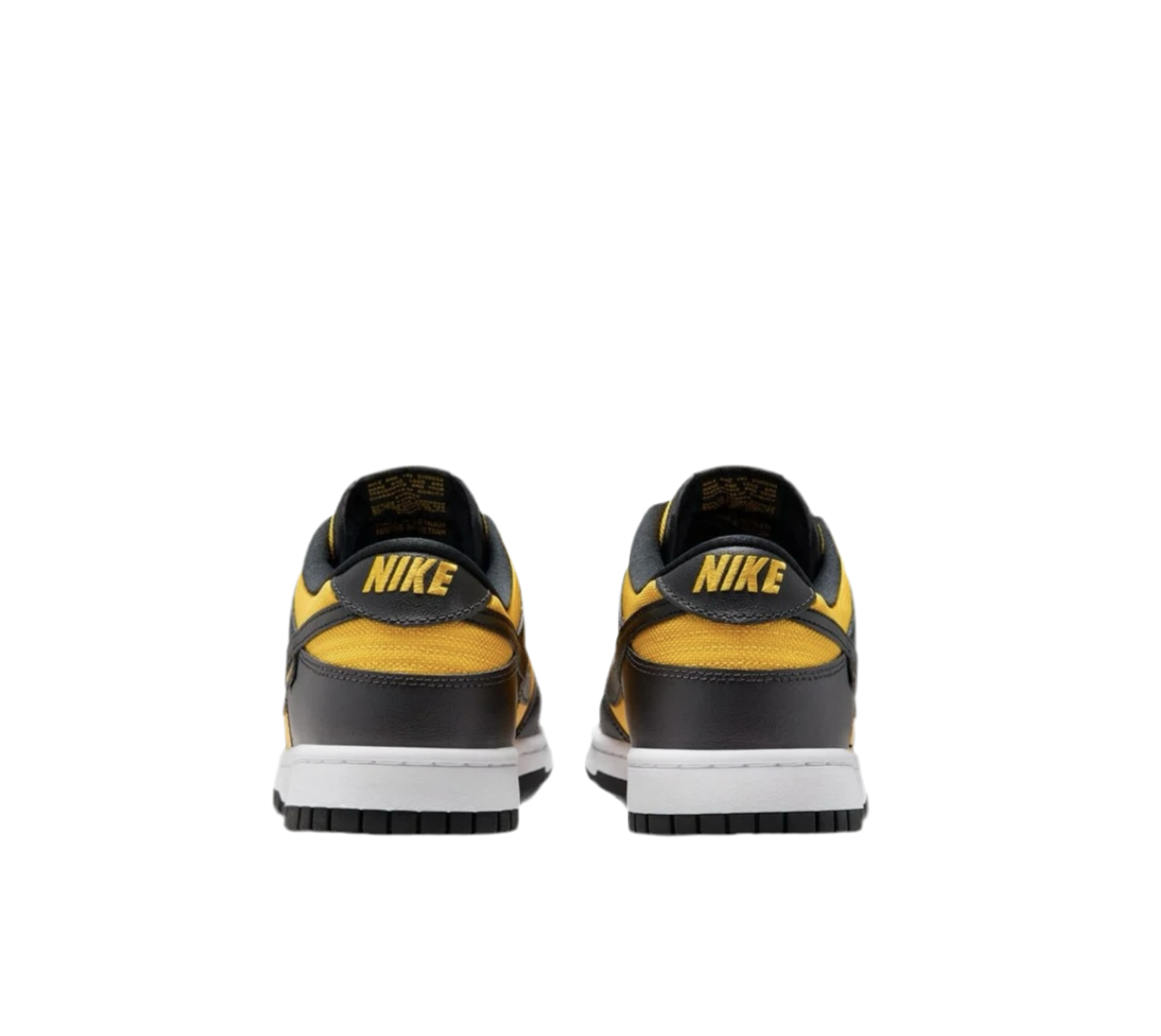 Nike Dunk Low SE - Black/ Gold