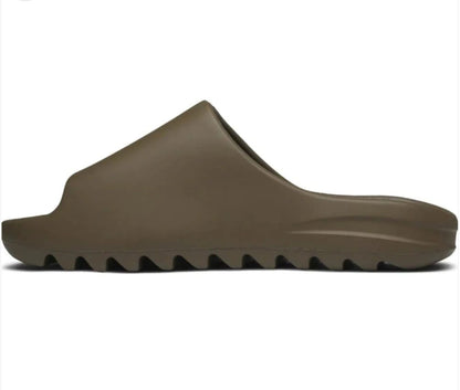 Yeezy Slides - Earth Brown